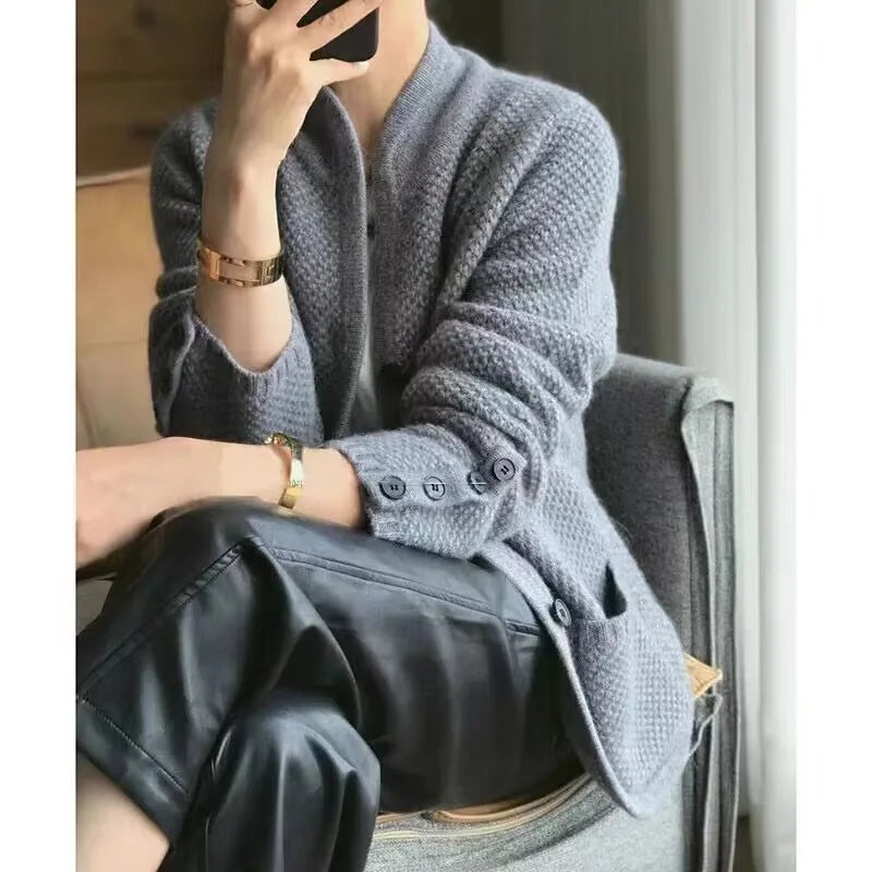 Clarin | Elegant Cashmere Knit Cardigan